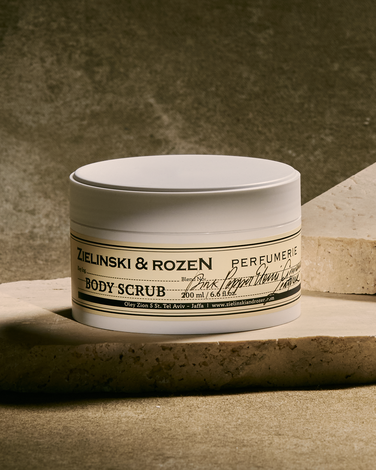 Zielinski & Rozen - Peeling Pink Pepper, Elemi, Cinnamon, Leather